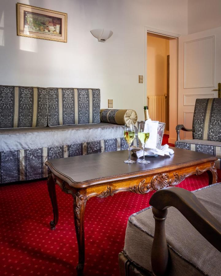 Hotel Restaurant Le Centenaire Les Eyzies Luaran gambar