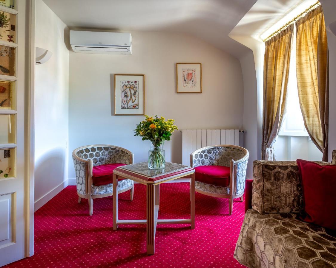 Hotel Restaurant Le Centenaire Les Eyzies Luaran gambar